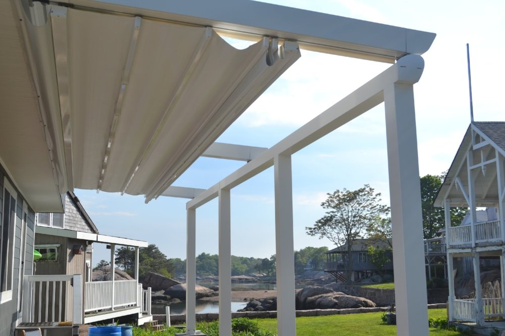 retractable awnings company